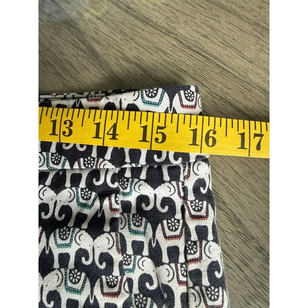 Banana Republic Women’s Elephant Print Shorts Flat Front White/Navy Size 6